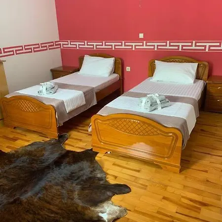 Vila Christina's House With 2 Bedrooms And Free Parking *