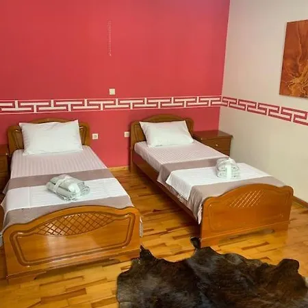 Christina's House With 2 Bedrooms And Free Parking Gjirokastër