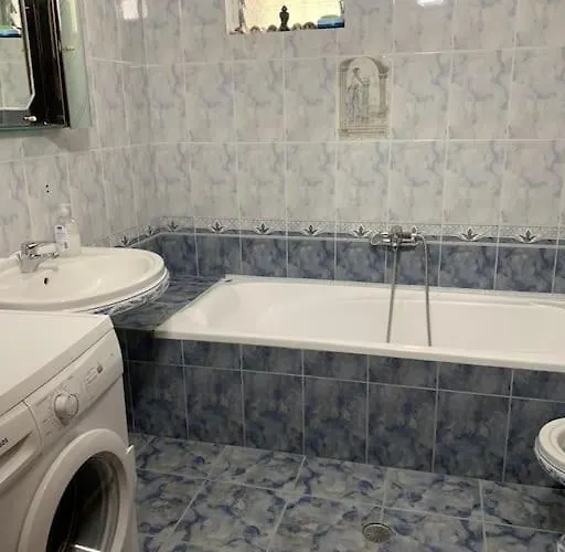 Christina's House With 2 Bedrooms And Free Parking Villa