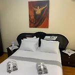 Christina's House With 2 Bedrooms And Free Parking