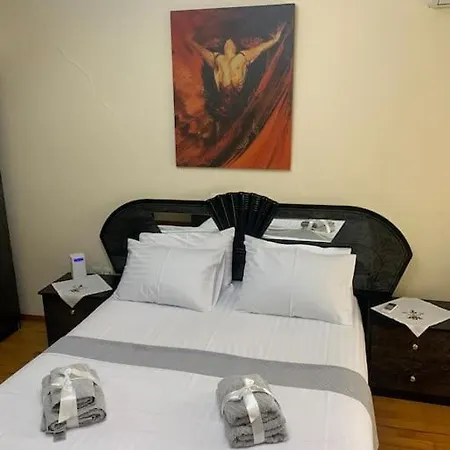 Christina's House With 2 Bedrooms And Free Parking