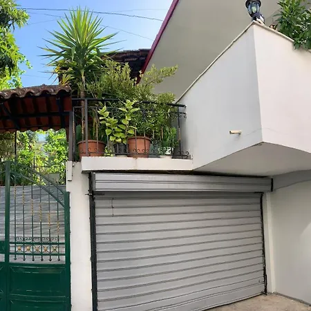 Christina's House With 2 Bedrooms And Free Parking Villa *