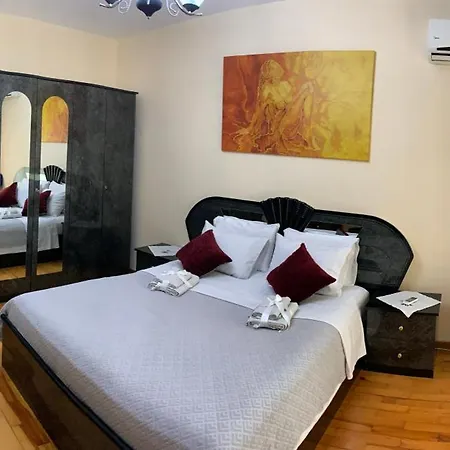 Christina's House With 2 Bedrooms And Free Parking Villa