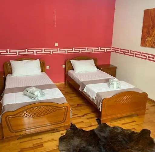 Christina's House With 2 Bedrooms And Free Parking Gjirokastër