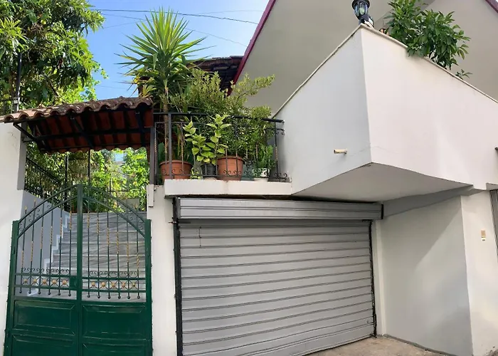 Christina's House With 2 Bedrooms And Free Parking Villa *