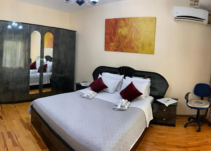 Christina's House With 2 Bedrooms And Free Parking Villa